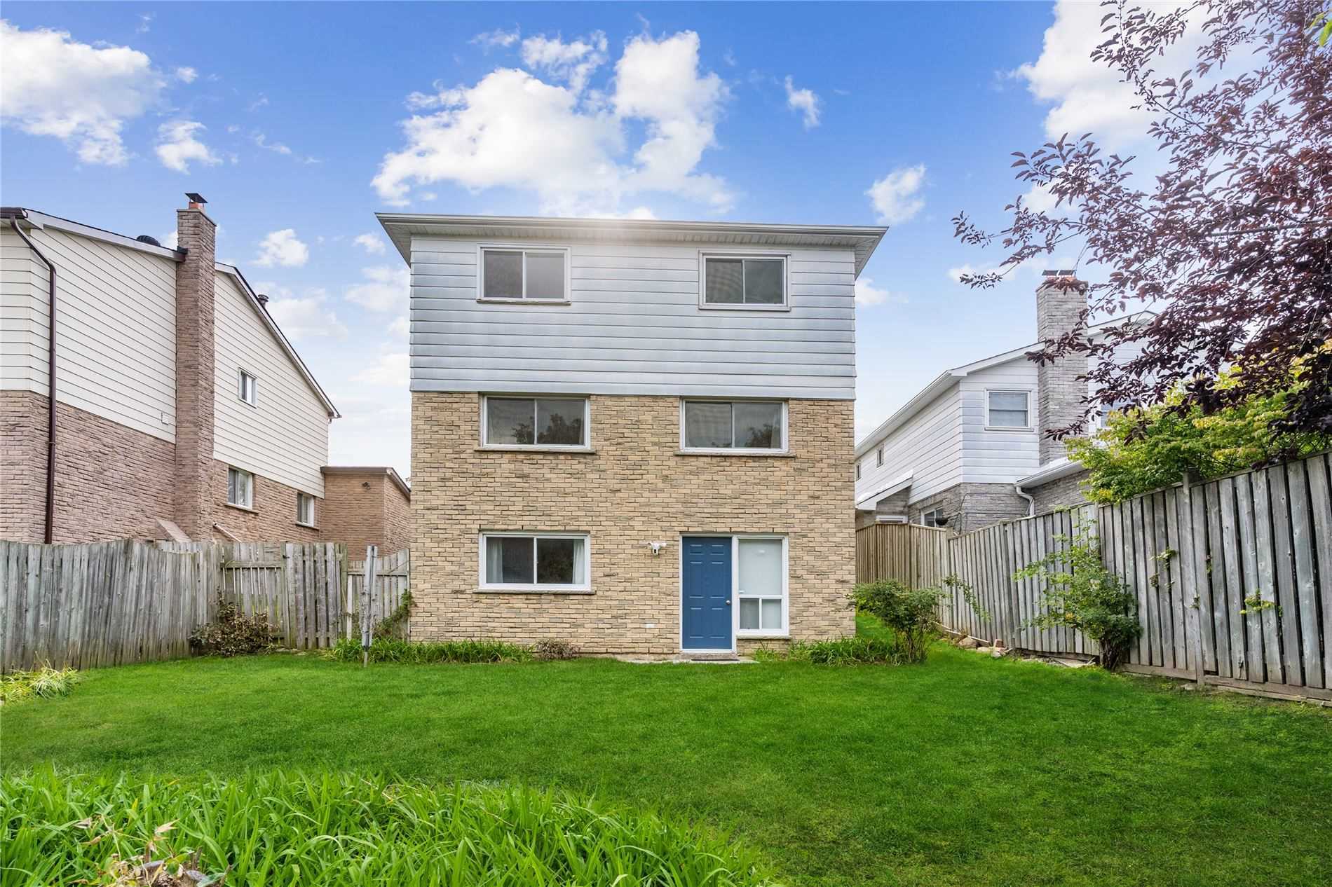 121 Placentia Blvd