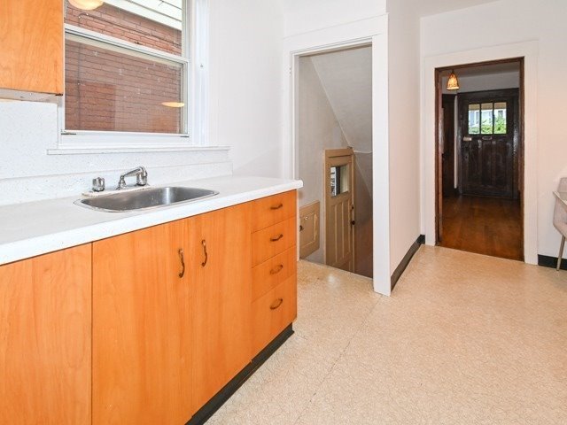 83 Harris Ave