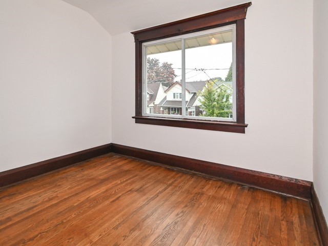 83 Harris Ave