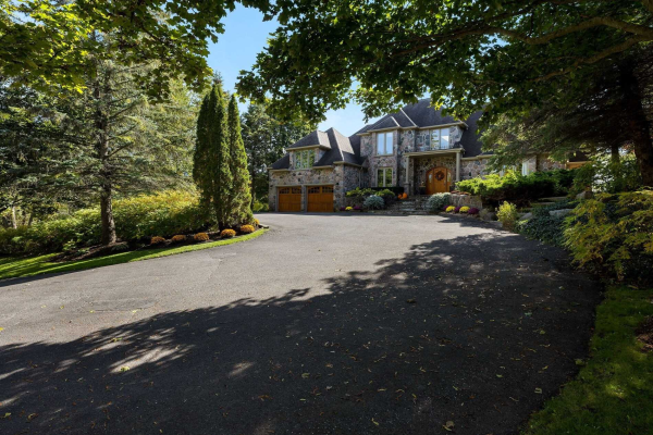 445 Townline Rd W, Whitby
