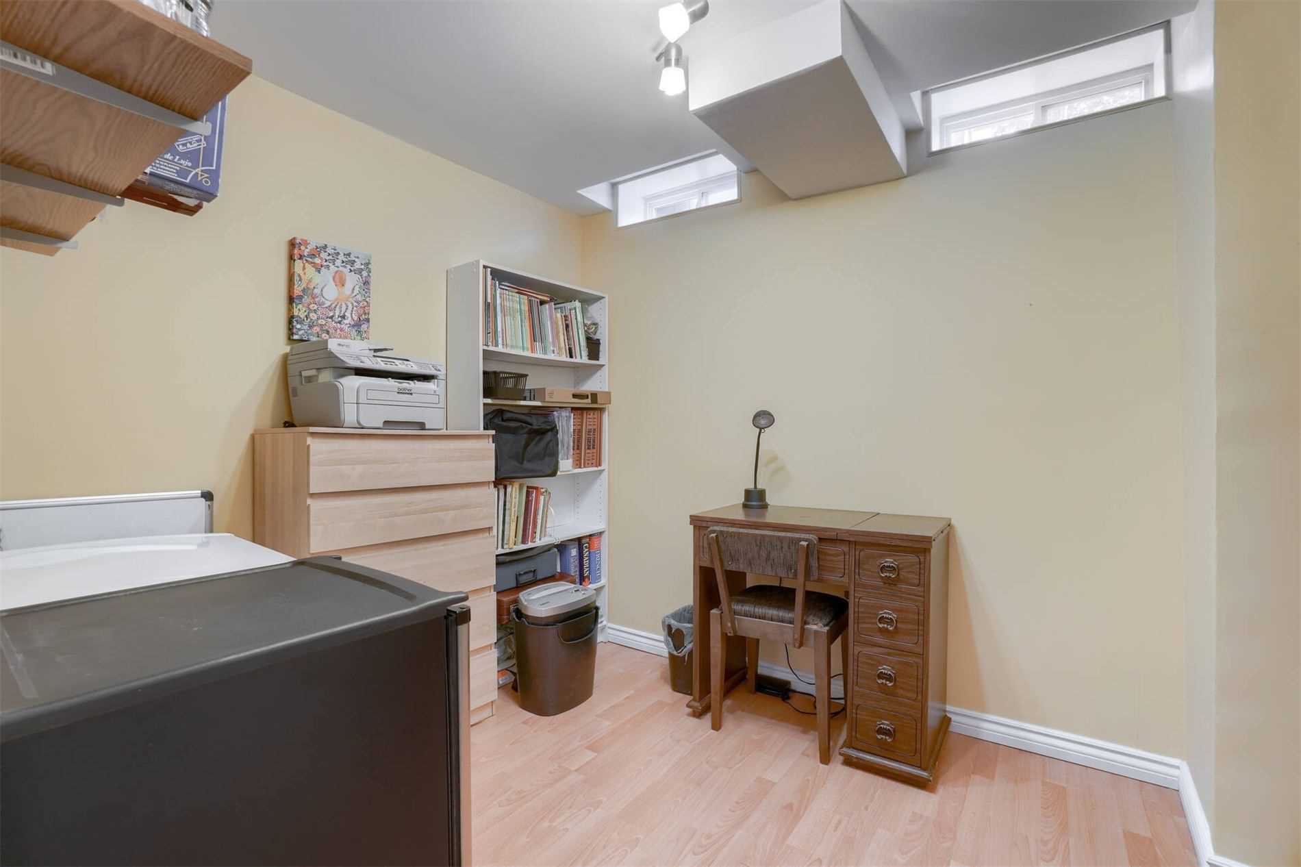 43 Creekwood Cres
