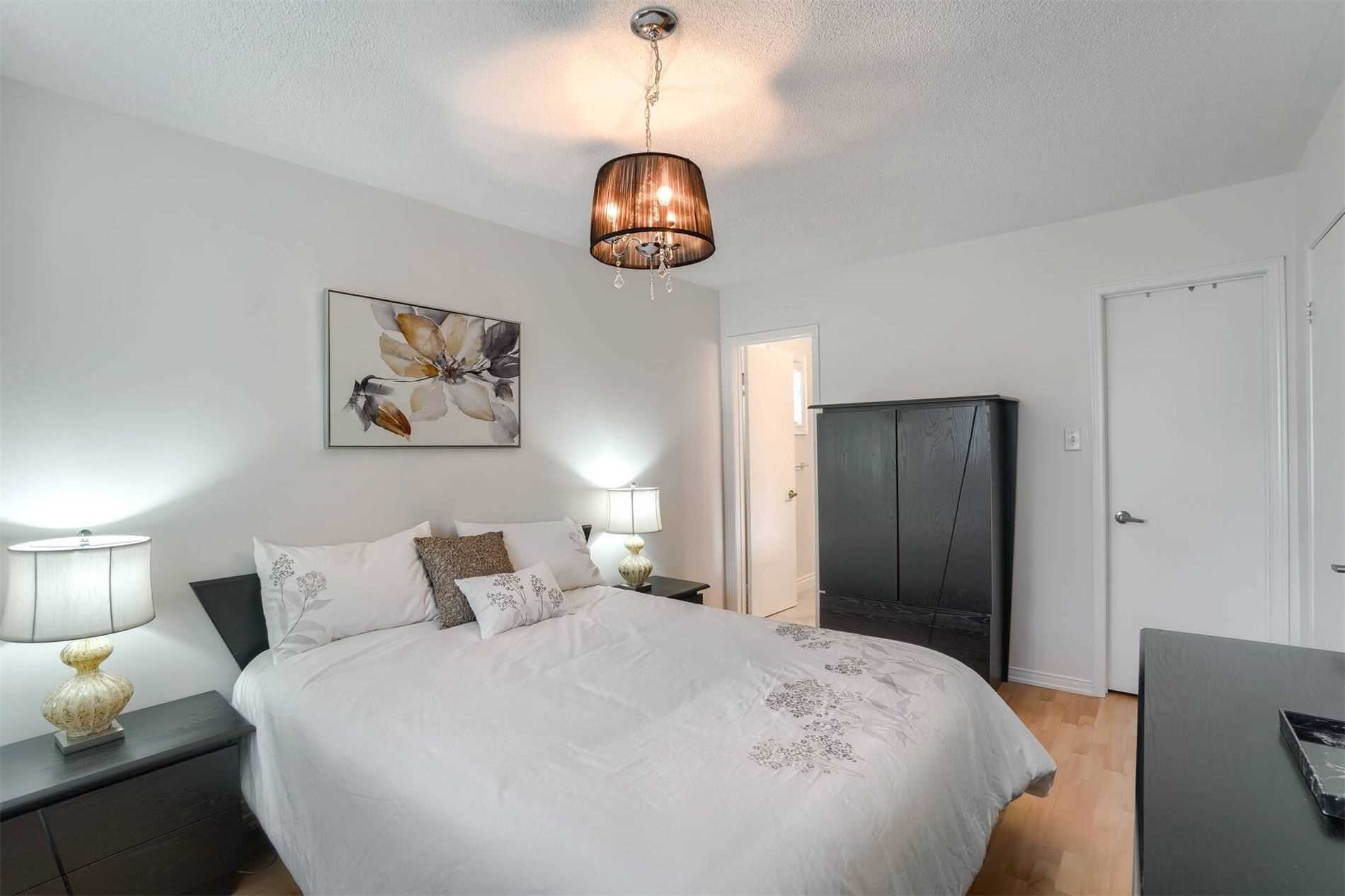 43 Creekwood Cres