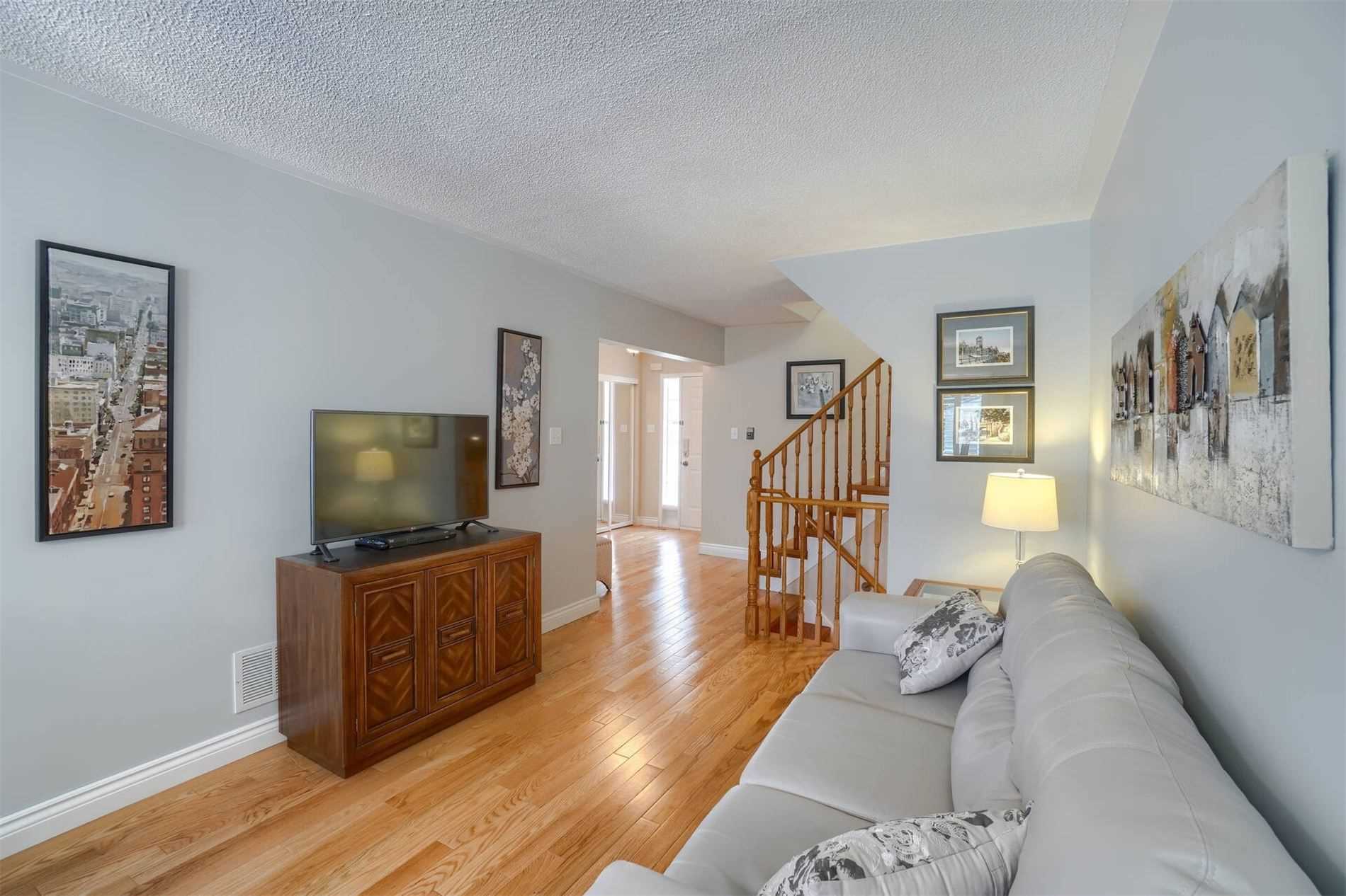 43 Creekwood Cres