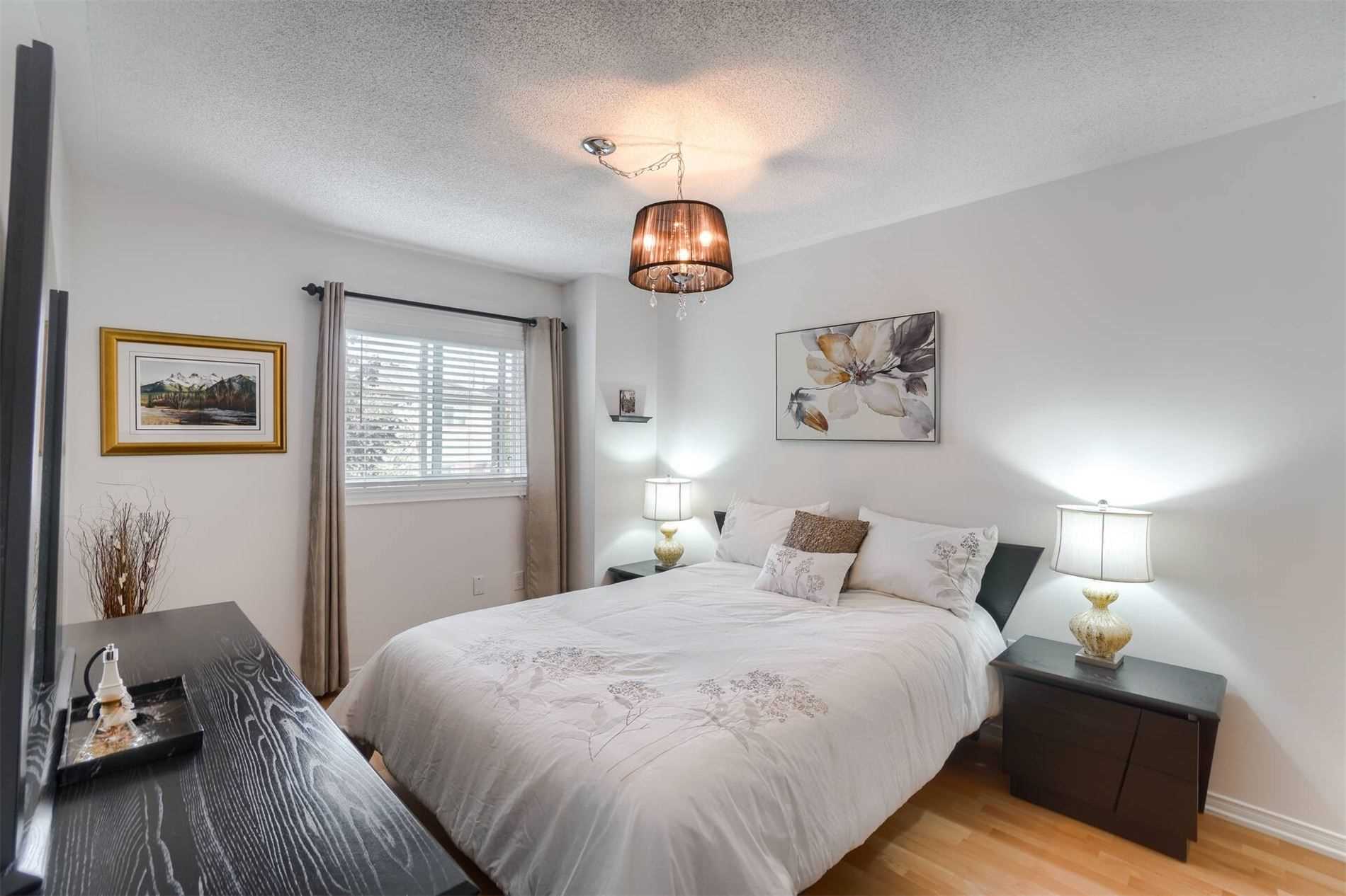 43 Creekwood Cres