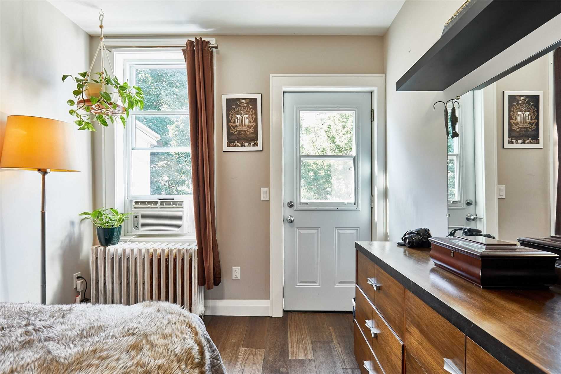 46 Elmer Ave