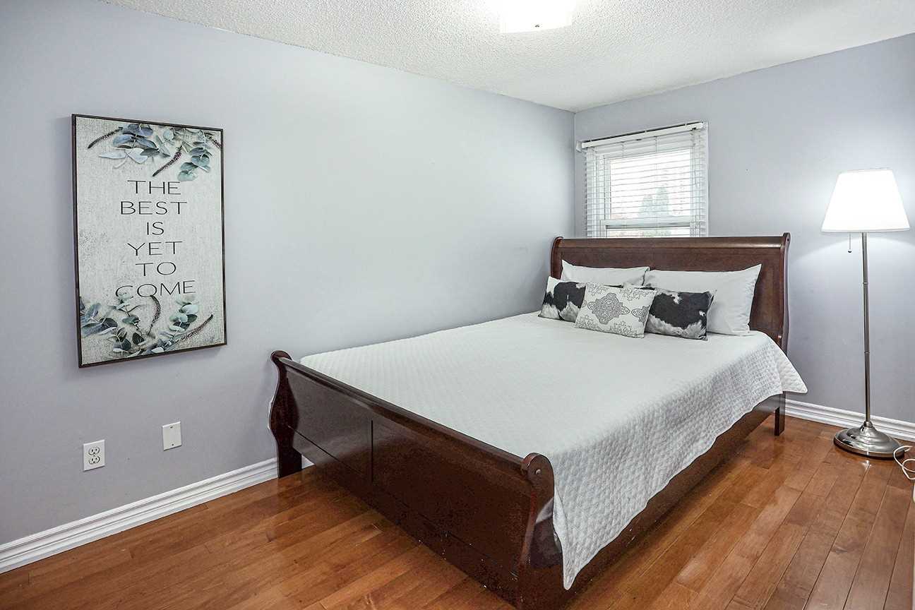 17 Glanvil Cres
