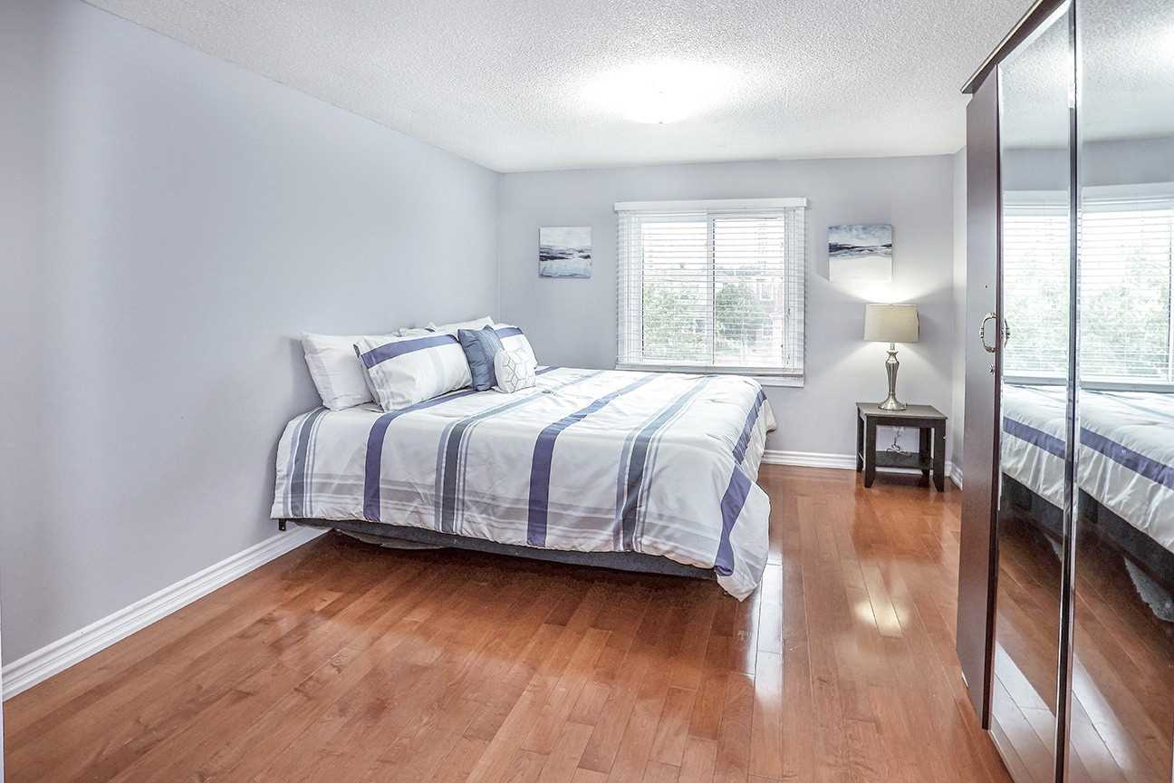 17 Glanvil Cres