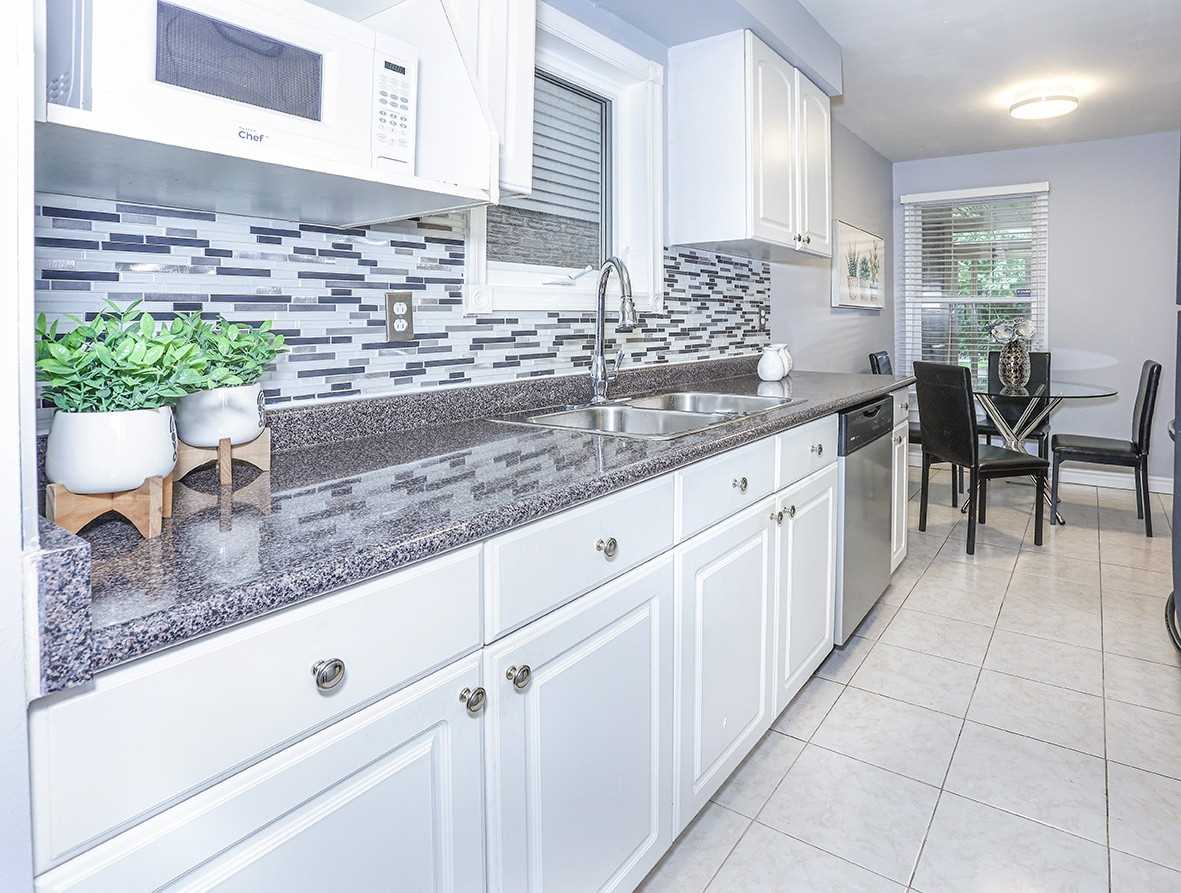 17 Glanvil Cres