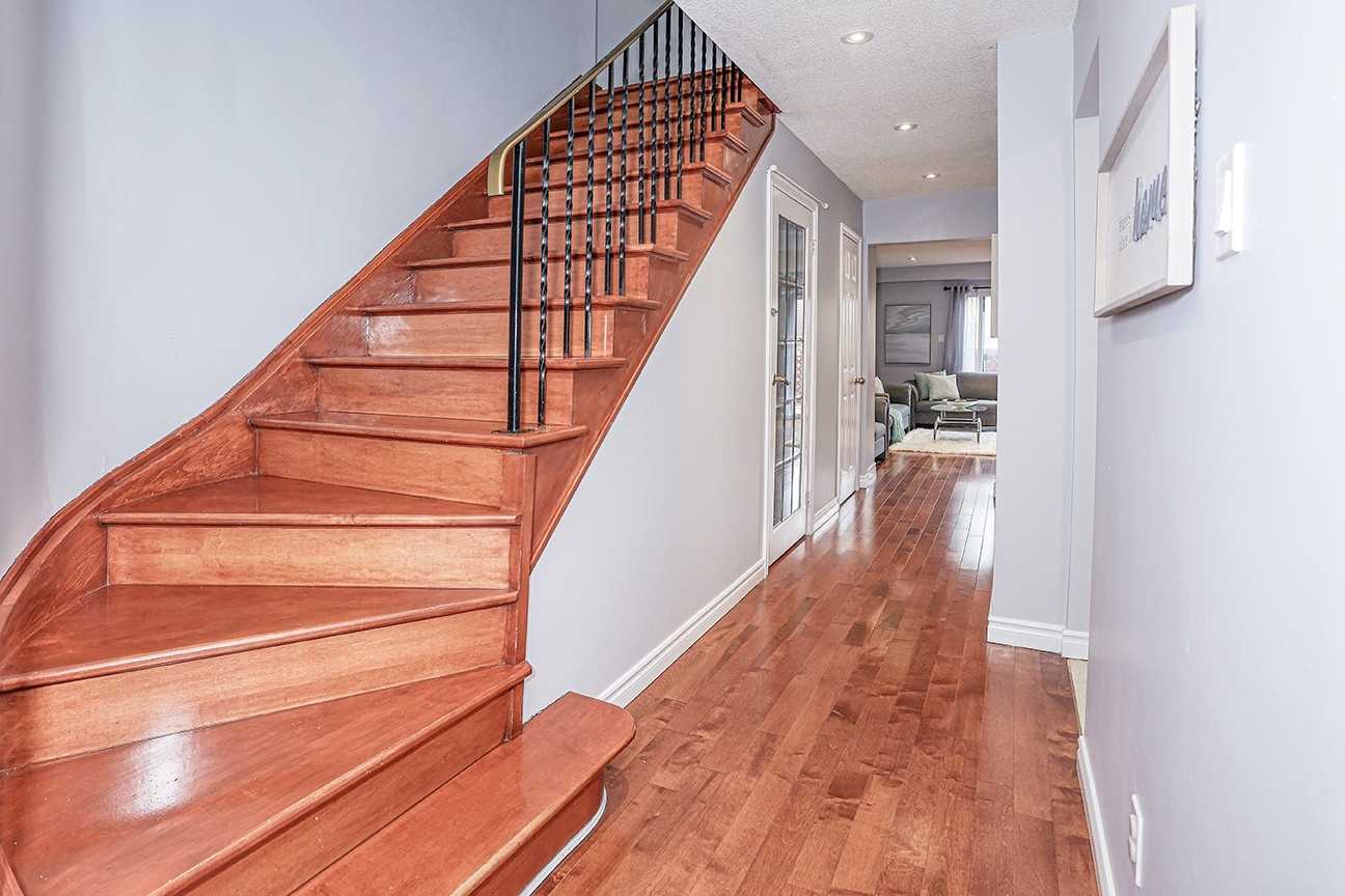17 Glanvil Cres