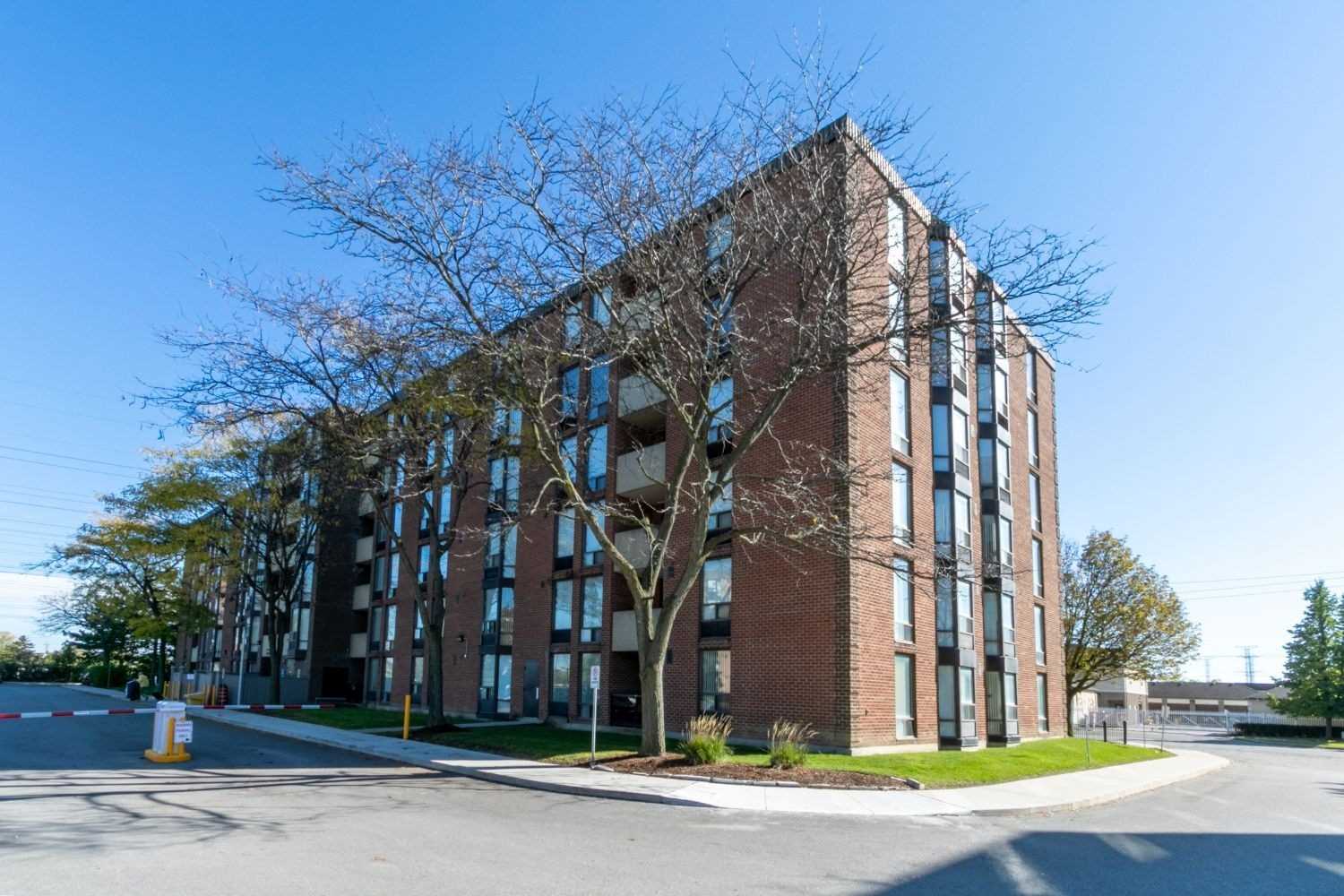 1540 Pickering Pkwy, #501