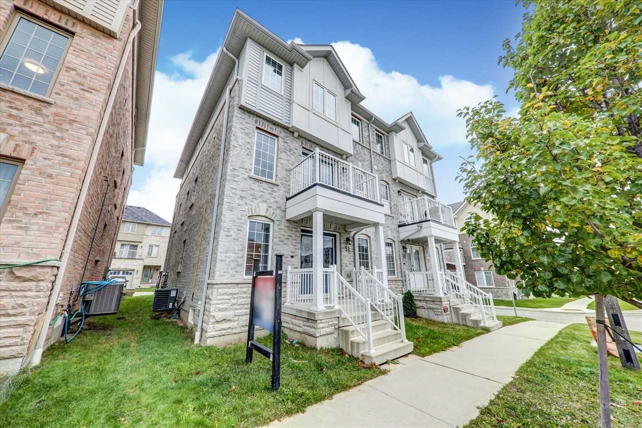 51 Devineridge Ave