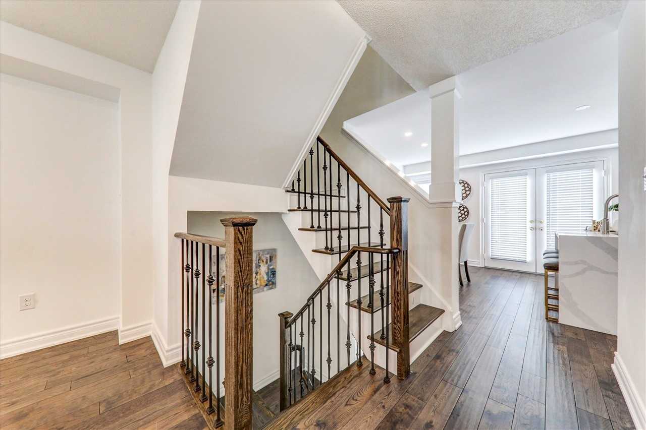51 Devineridge Ave