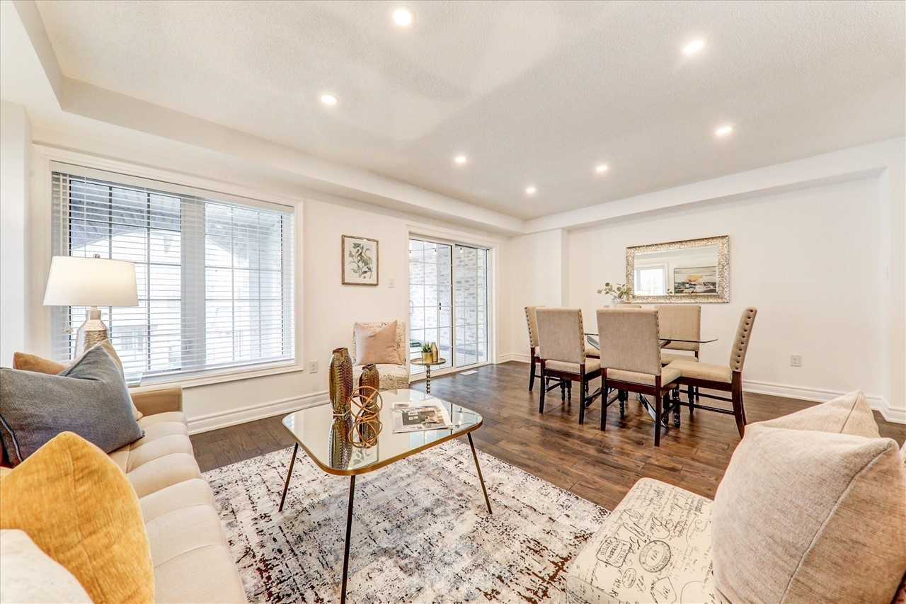 51 Devineridge Ave