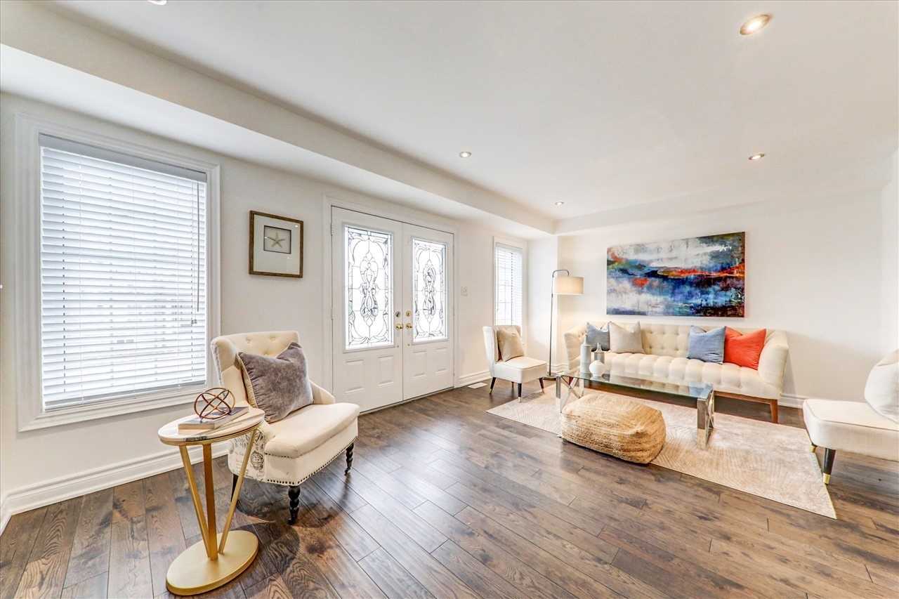 51 Devineridge Ave
