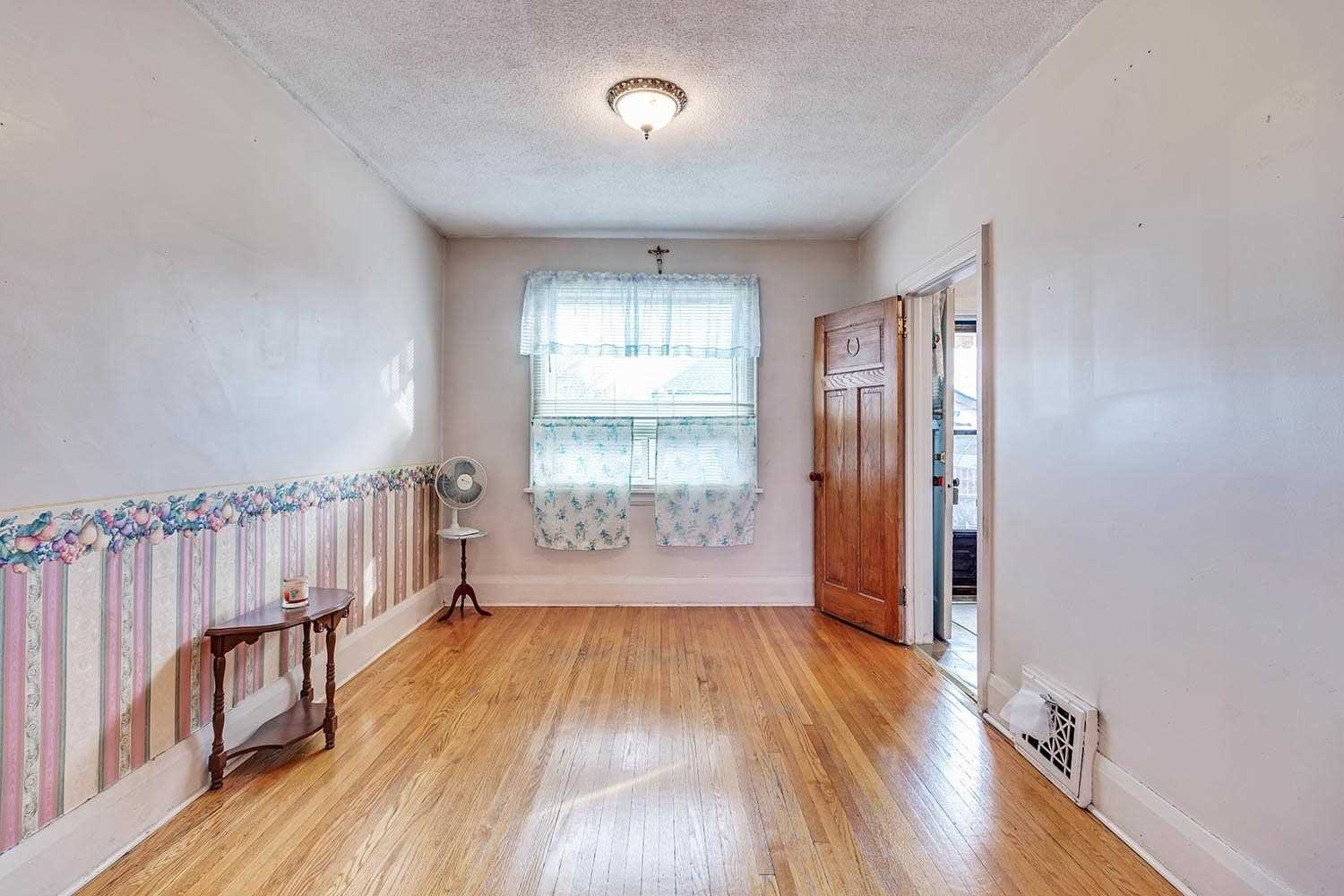 229 Eulalie Ave
