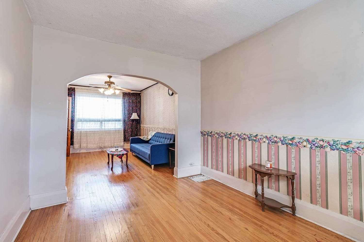 229 Eulalie Ave
