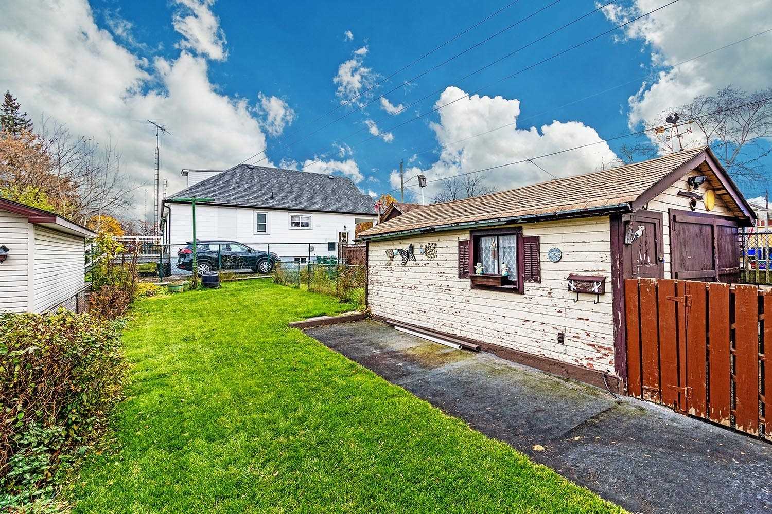 229 Eulalie Ave