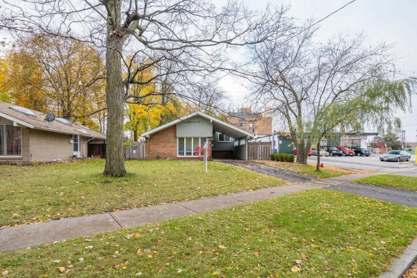 290 Birkdale Rd, Toronto