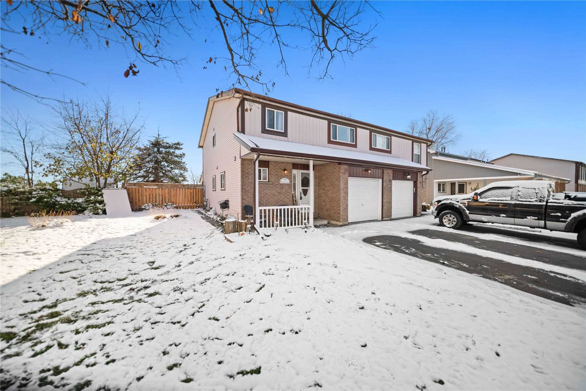90 Roser Cres