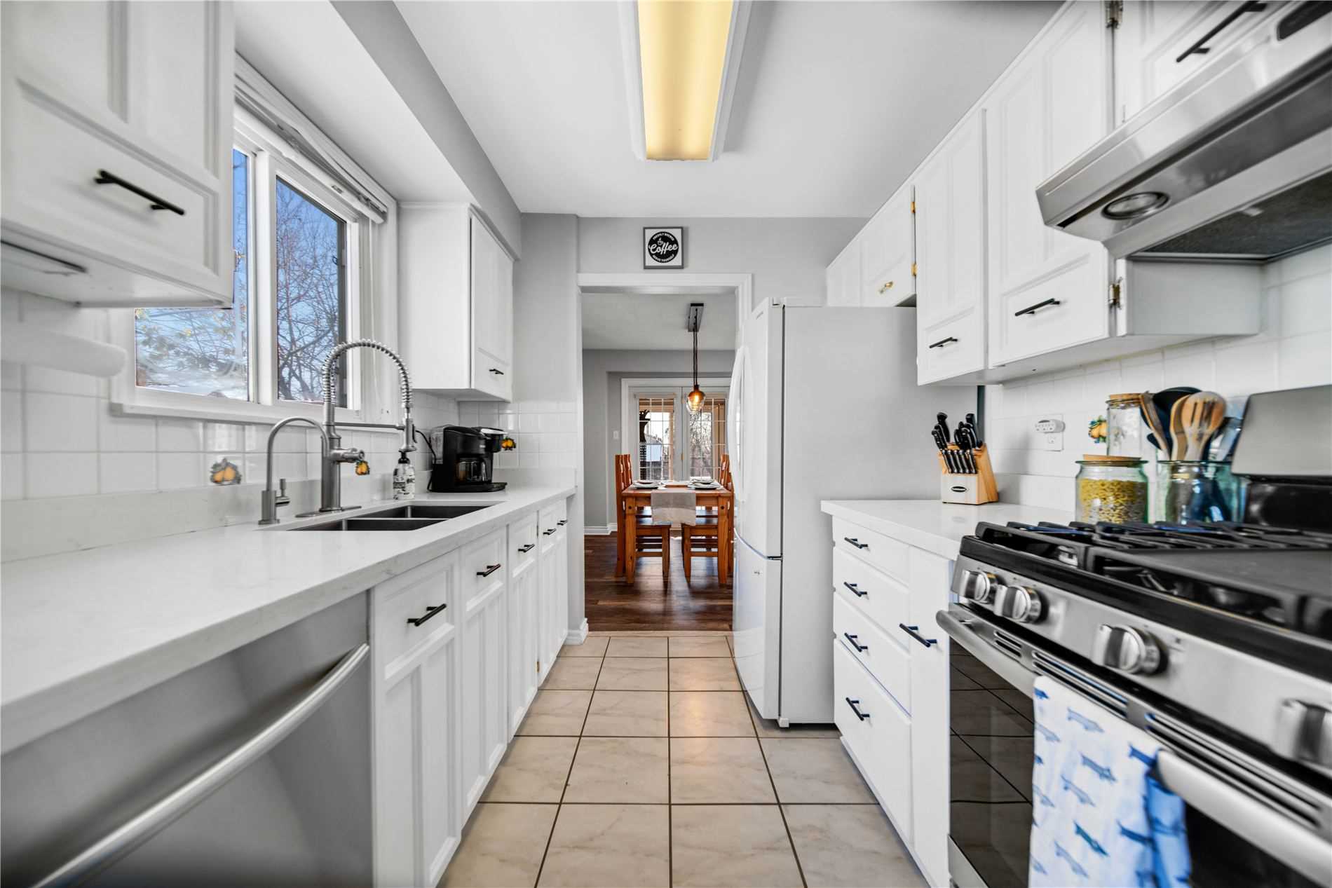90 Roser Cres