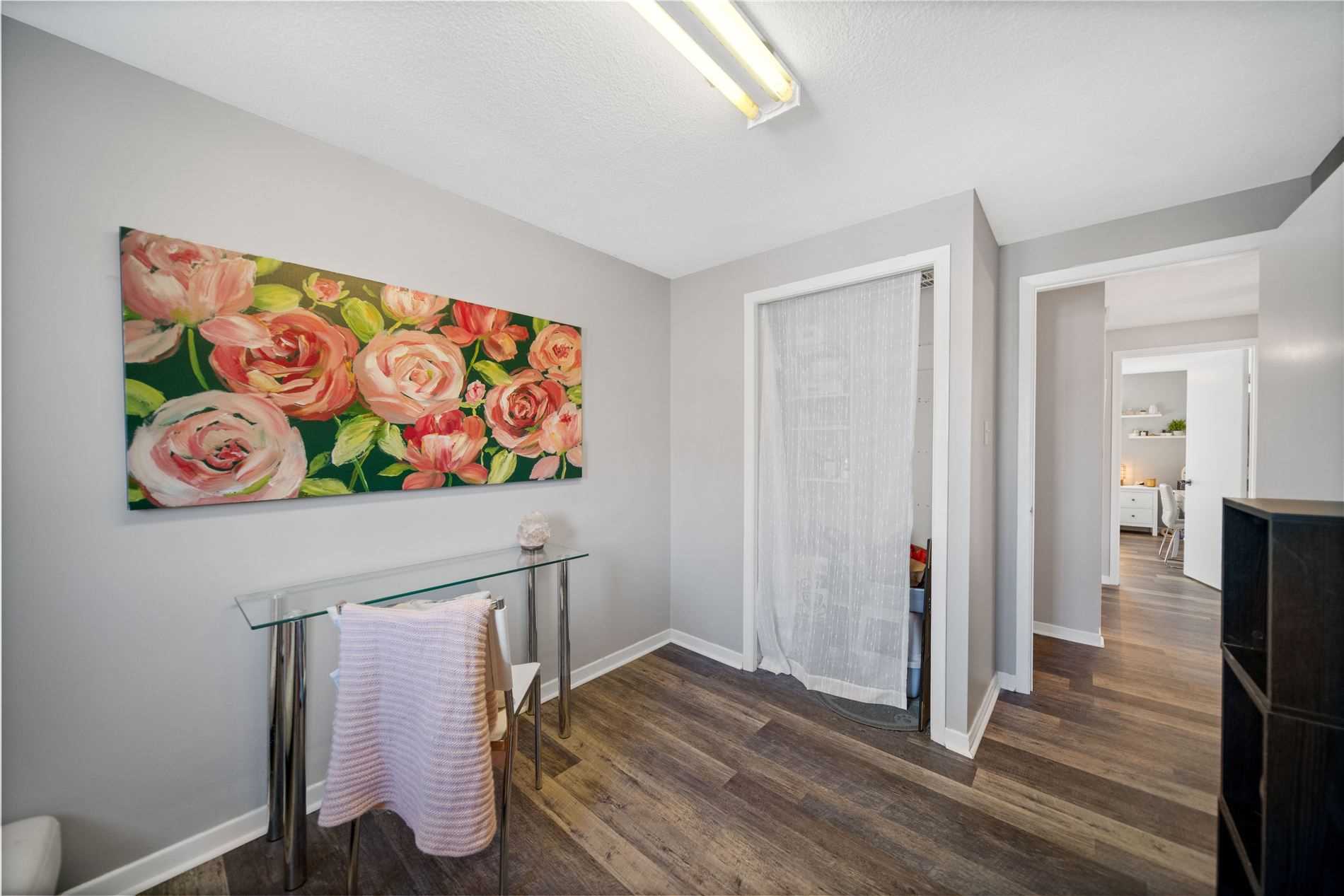 90 Roser Cres