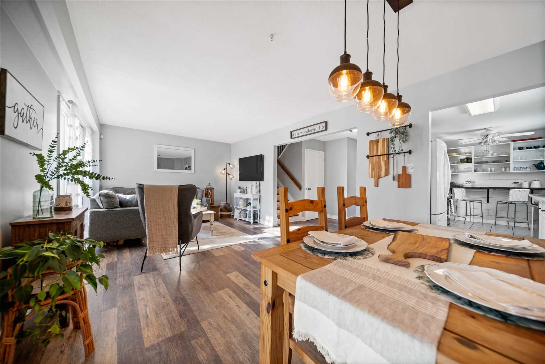 90 Roser Cres