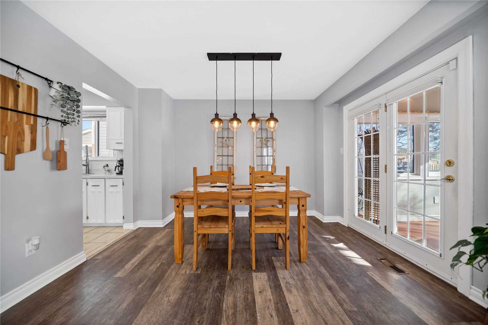 90 Roser Cres