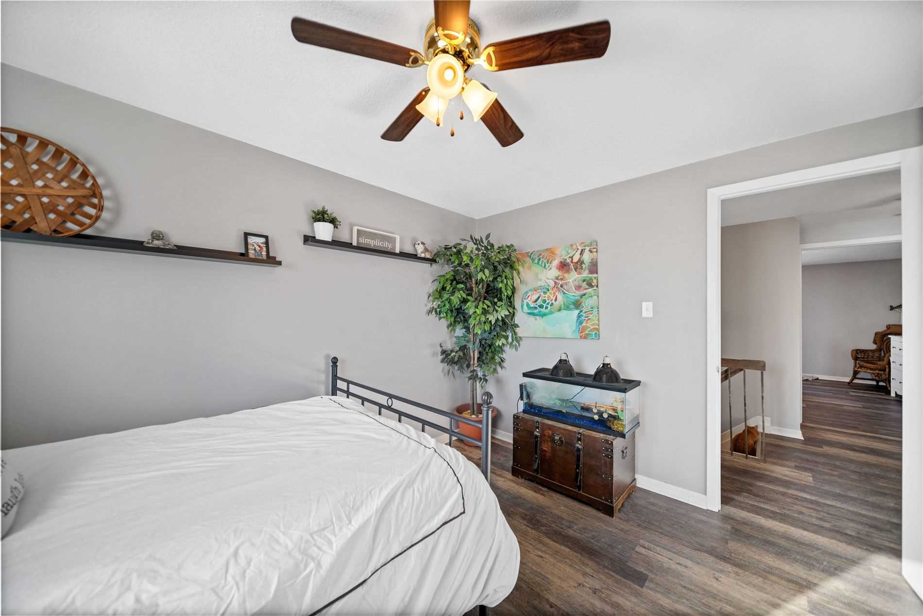 90 Roser Cres