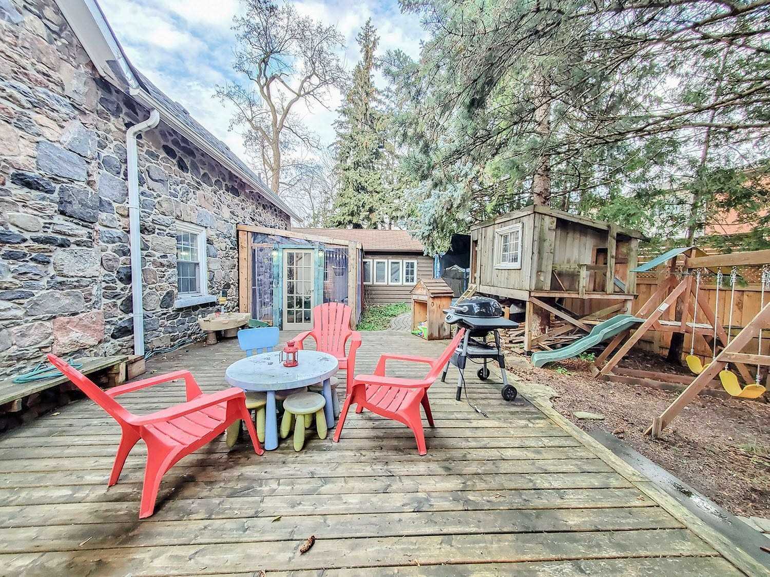 2319 Wildwood Cres