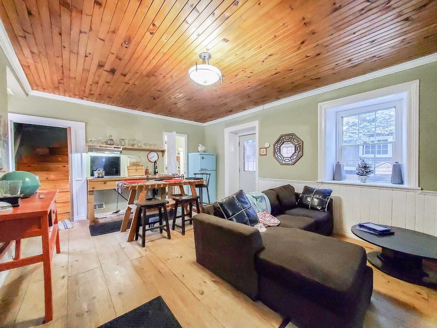 2319 Wildwood Cres