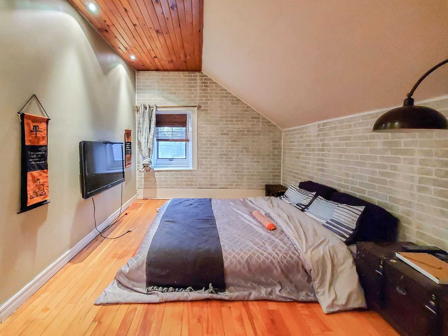2319 Wildwood Cres