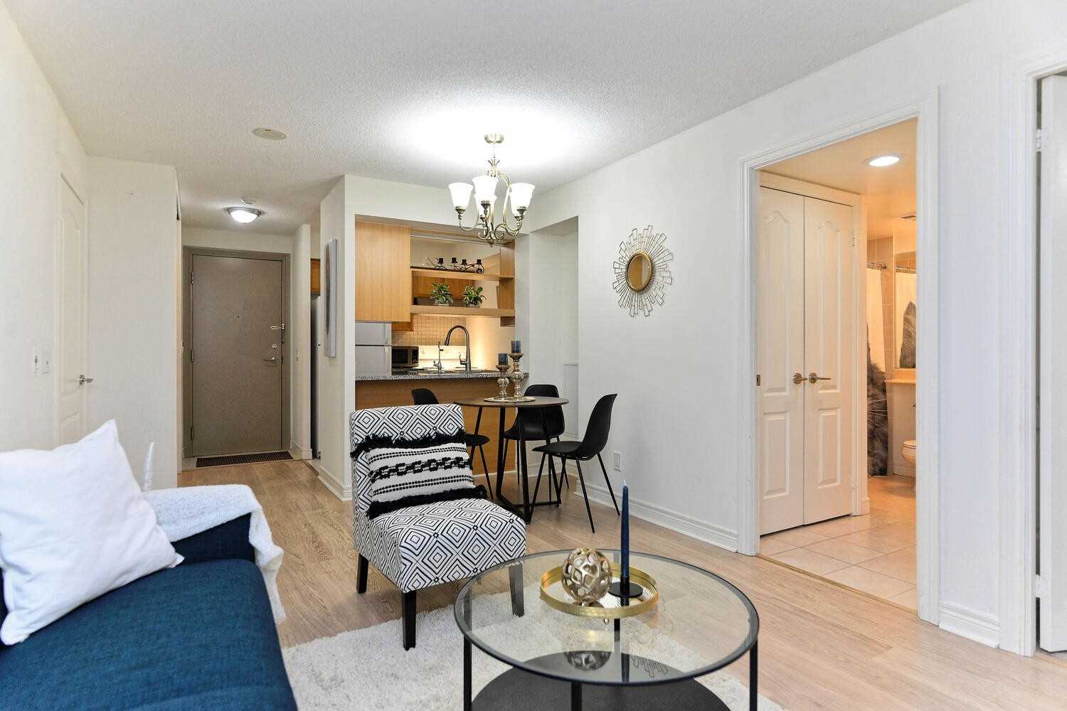 70 Town Centre Crt, #307