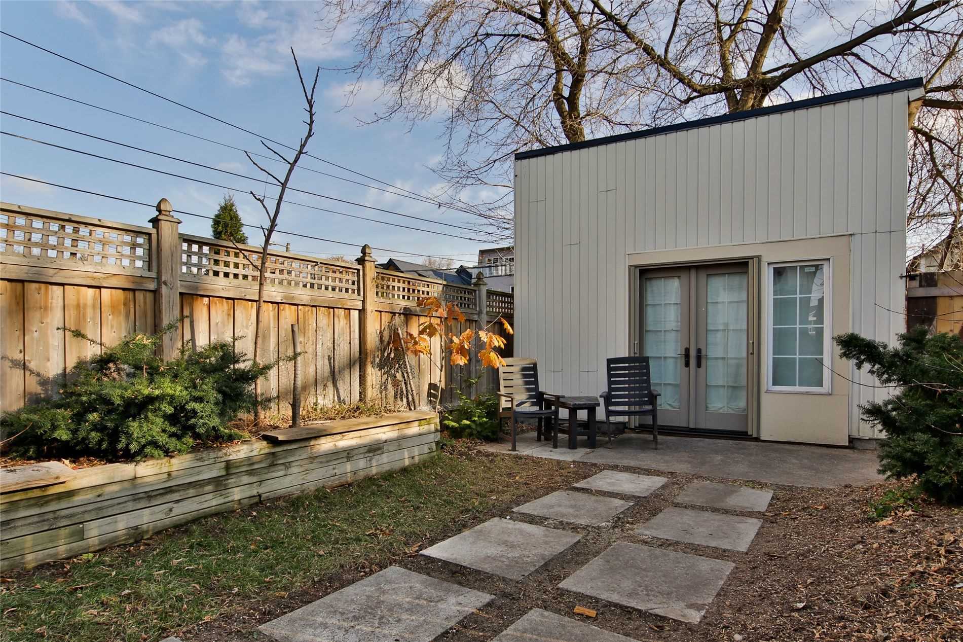 1055 Woodbine Ave