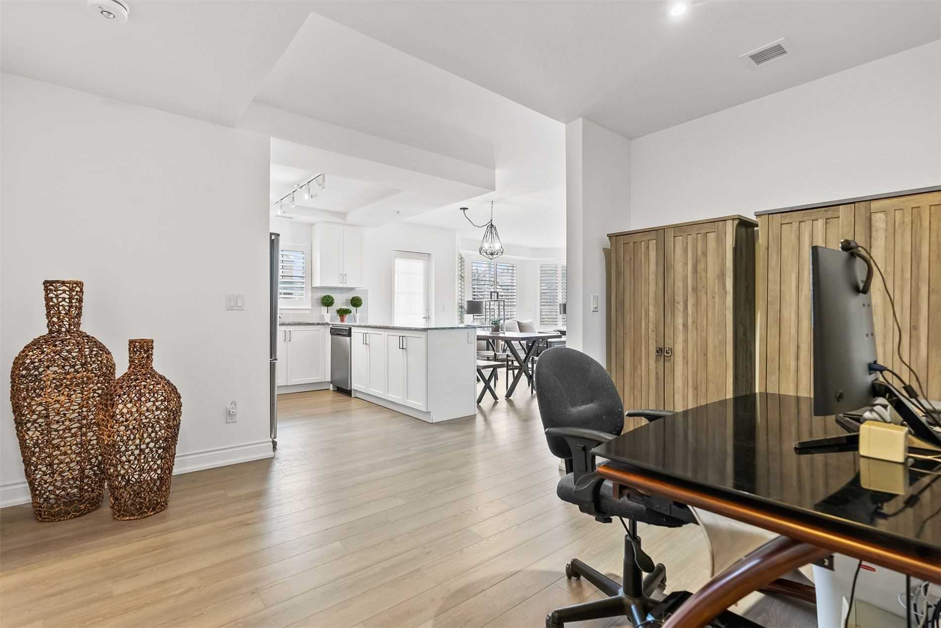 21 Brookhouse Dr, #101