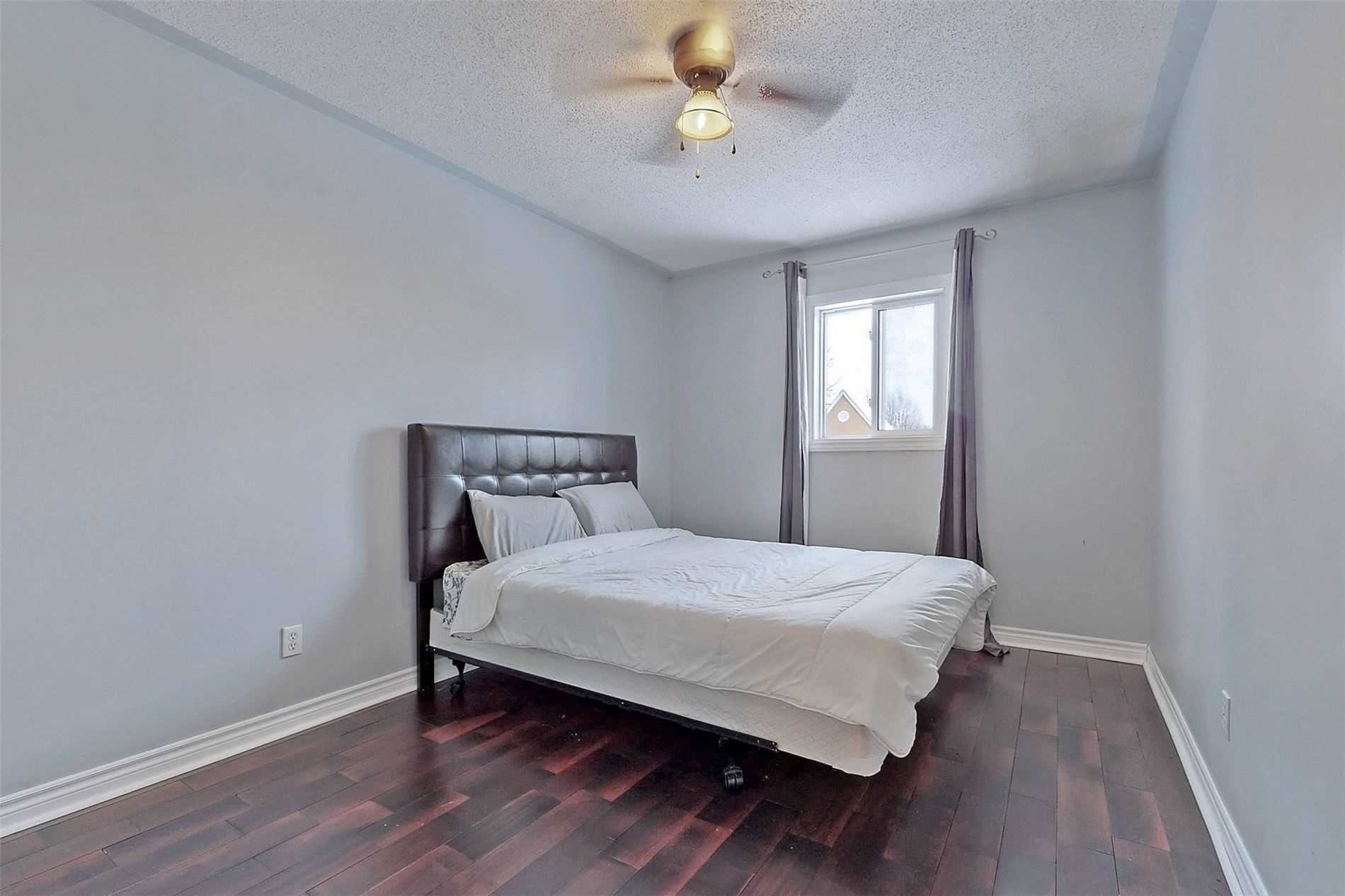 32 Dart Crt