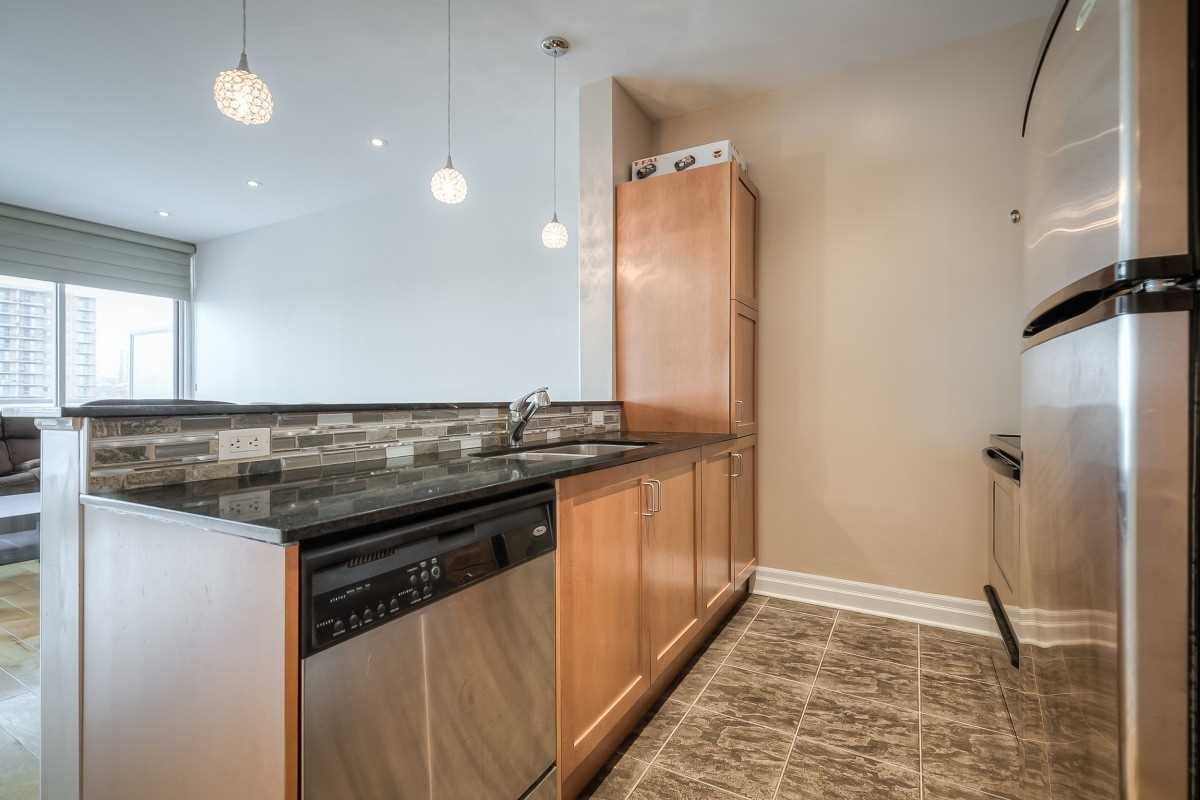 44 Bond St W, #416