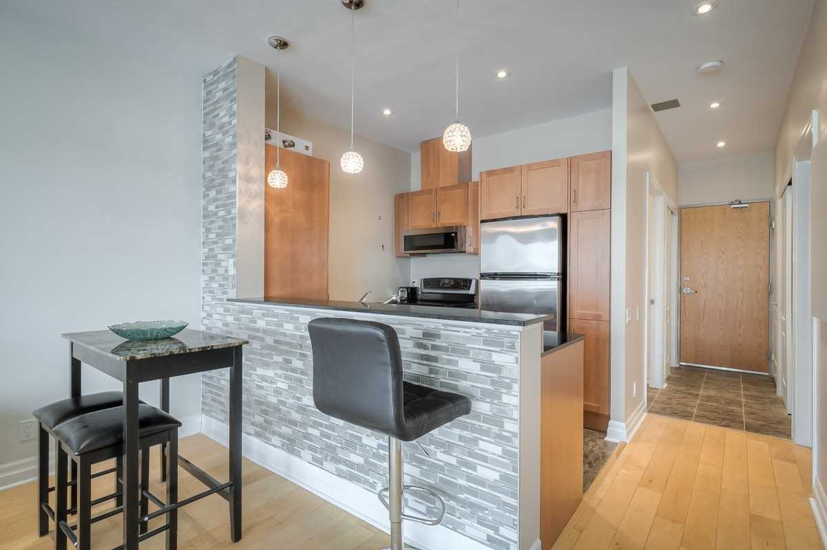 44 Bond St W, #416