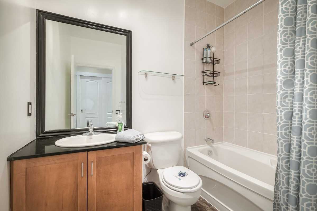 44 Bond St W, #416