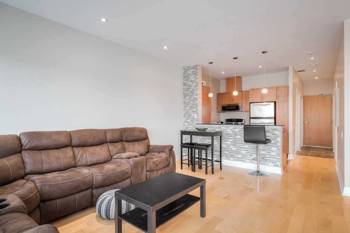 44 Bond St W, #416