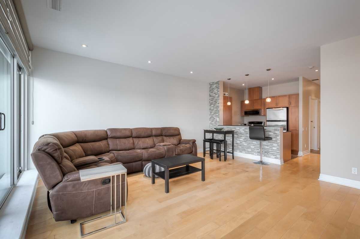 44 Bond St W, #416