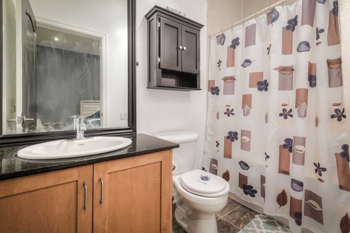 44 Bond St W, #416