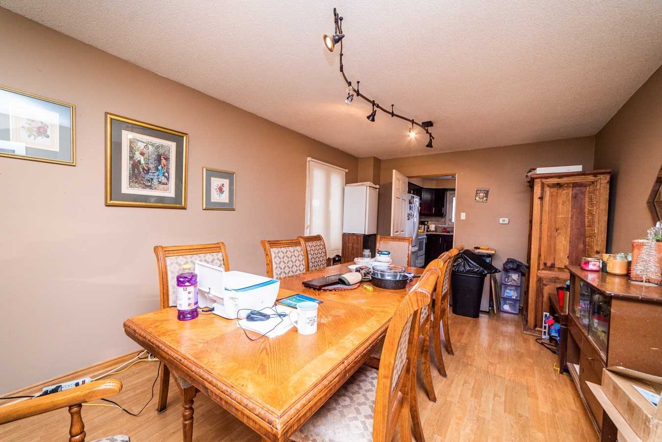 57 Hillhurst Cres