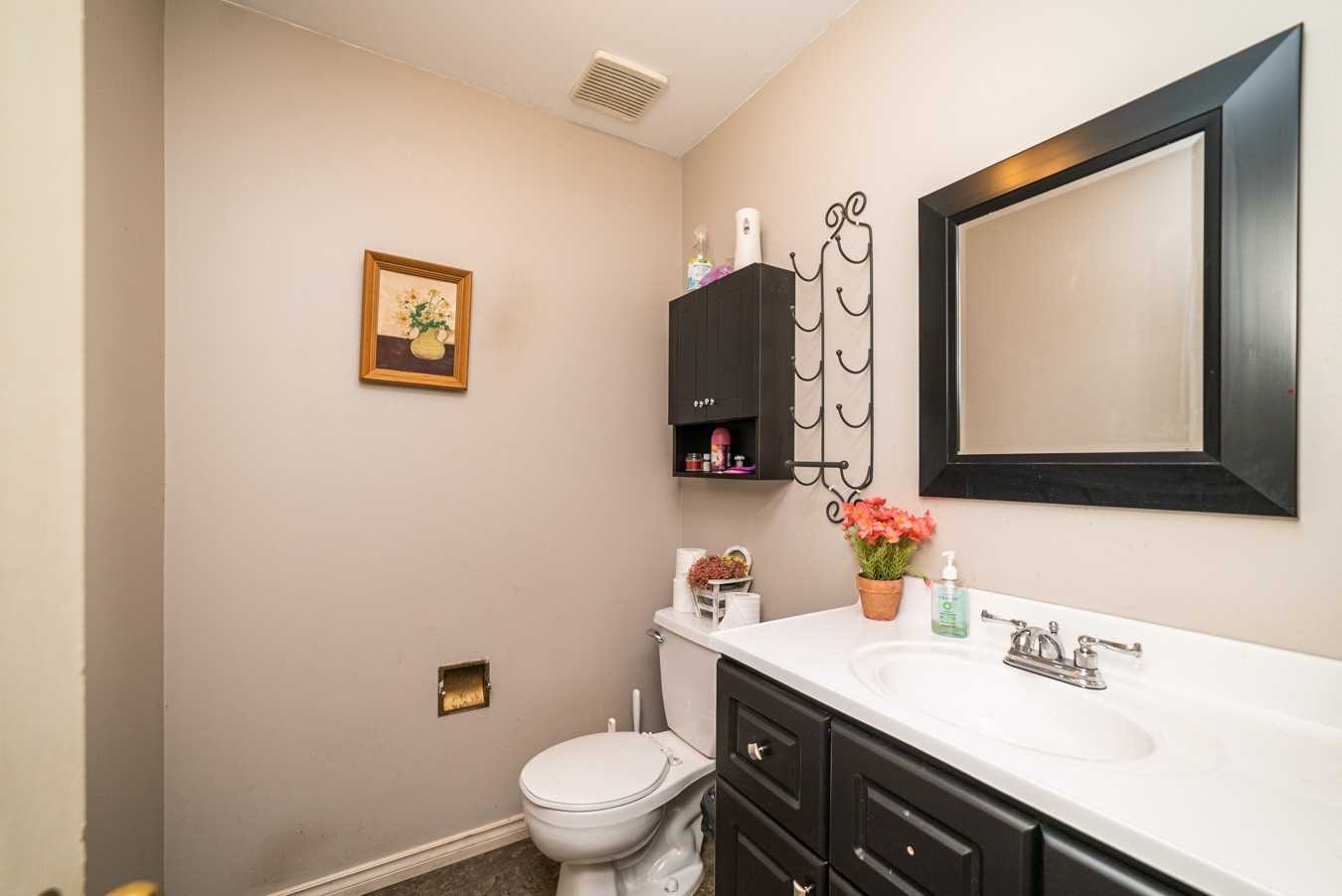 57 Hillhurst Cres