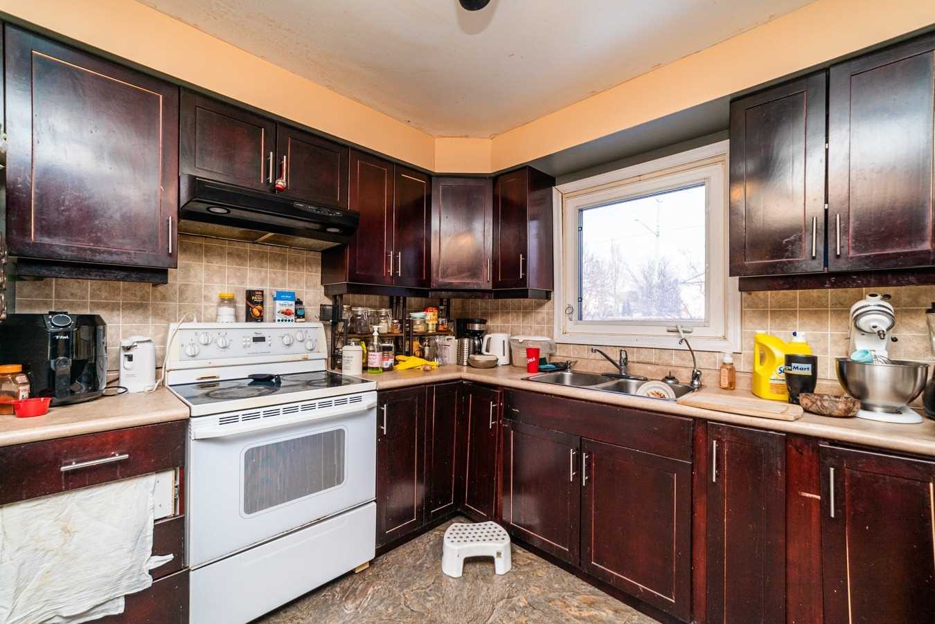 57 Hillhurst Cres