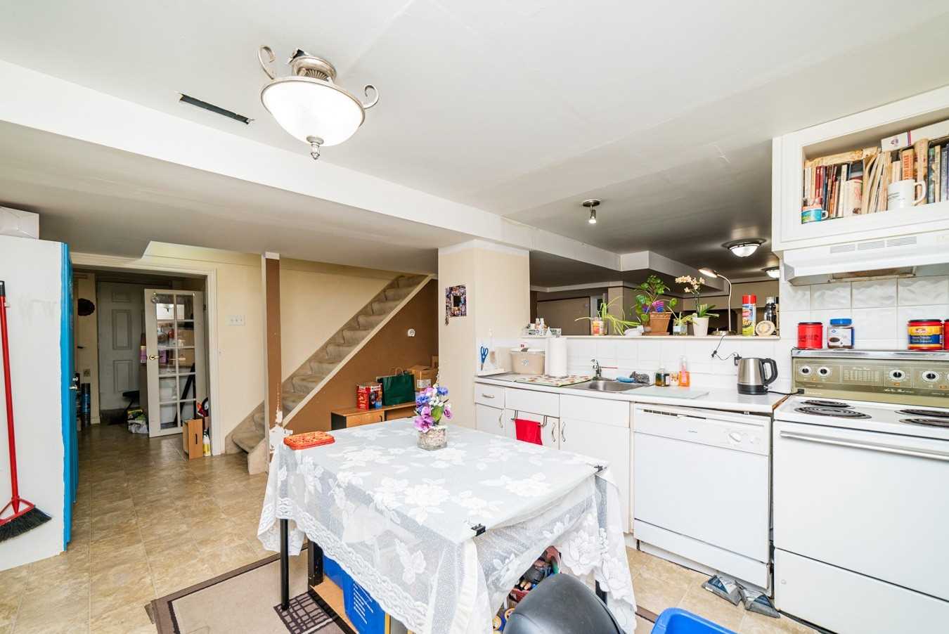 57 Hillhurst Cres