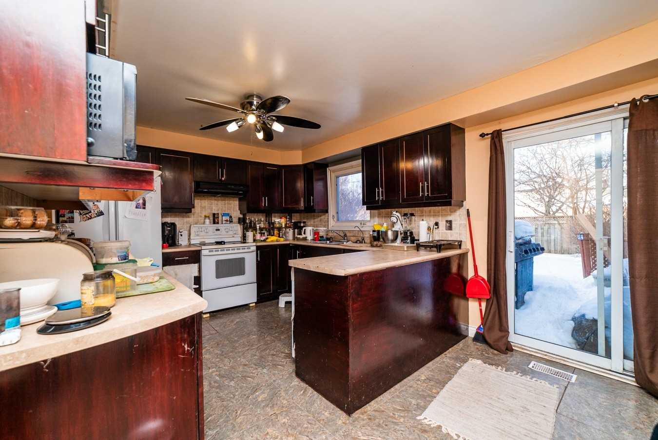 57 Hillhurst Cres
