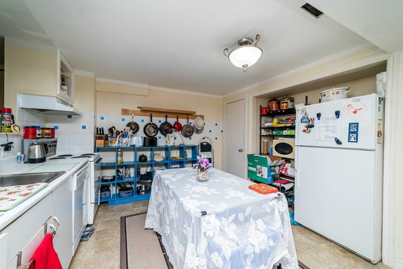 57 Hillhurst Cres
