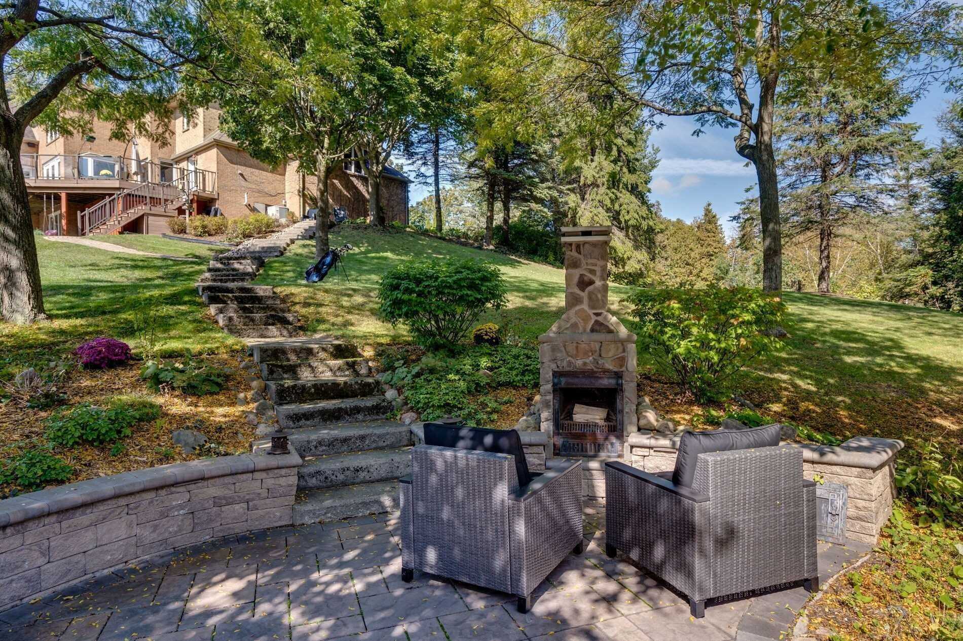 445 Townline Rd W