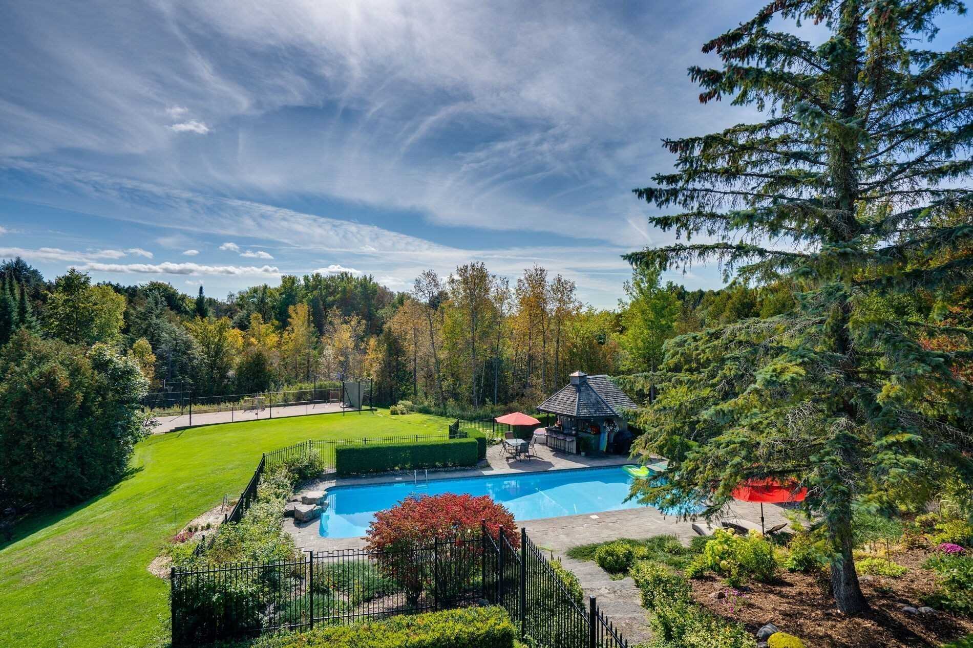 445 Townline Rd W