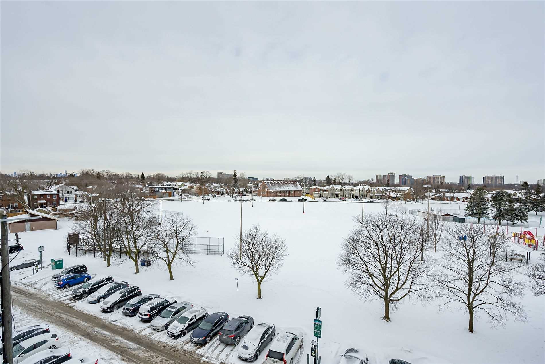 160 Fallingbrook Rd, #306
